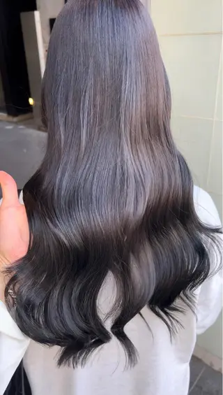 ロング カラー ヘアアレンジ yuuto🌈 冬の透け感カラーのヘアスタイル