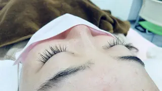 マツエク・マツパ 石渡このみ 🍊レイヤーカットのヘアスタイル