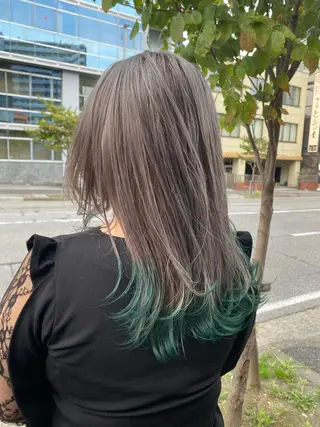 ロング 🍀透明感抜群🍀/ ハイトーンカラーのヘアスタイル