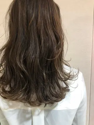 ロング カラー パーマ ネイル マツエク・マツパ レイヤー＆カラー 人気美容師倉崎涼のヘアスタイル