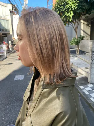 ショート カラー ☘️ブリーチ/ハイト ーン/レイヤー/のヘアスタイル