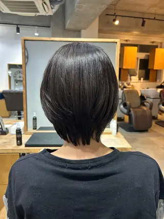 ショート カラー Eri .のヘアスタイル