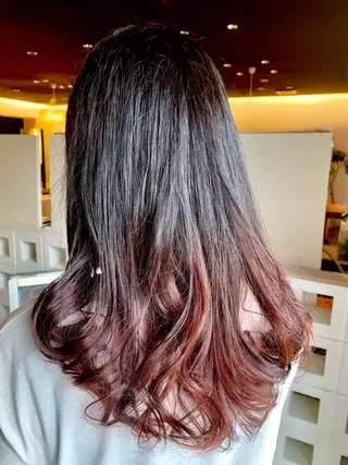 ロング カラー 小林 由里香のヘアスタイル