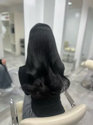 ロング 𝑴𝑰𝑯𝑶 ／ワンホンヘアのヘアスタイル