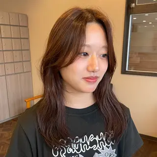 セミロング mio 🍒レイヤーカットのヘアスタイル