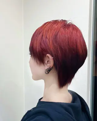 カラー 服部 彩花のヘアスタイル