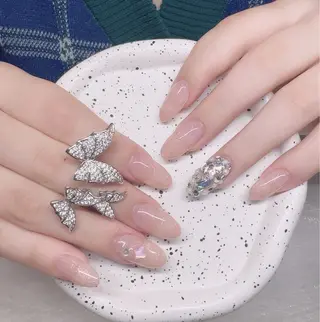 ネイル AngelChris ビューティーサロンのネイルデザイン