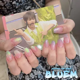 ネイル BLUEM なな🐶のネイルデザイン