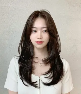 ロング カラー SALOWIN 新宿三丁目EAST所属・レイヤーカット 新宿✂️髪質改善のヘアスタイル