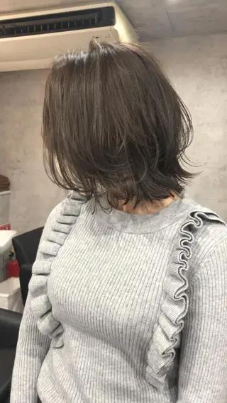 ミディアム カラー タカハシ ユウキのヘアスタイル