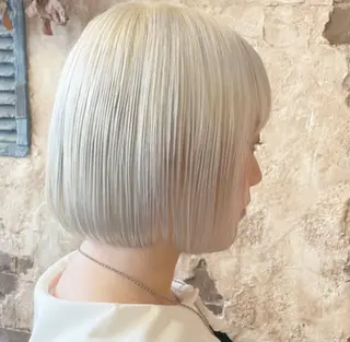 ショート カラー ブリーチ、パーマ 西部笑のヘアスタイル