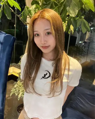 ロング アールバイニーナ所属・R by NINA アールバイニーナのヘアスタイル