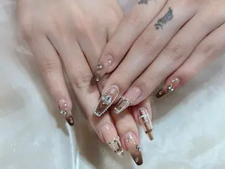 ネイル VIVIAN リサのネイルデザイン