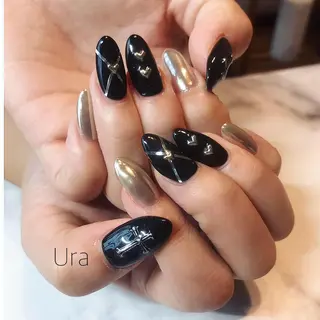ネイル UrakoNail 《nail》のネイルデザイン