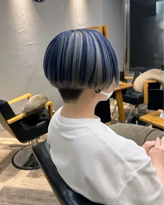 ショート カラー 💫ブリーチカラー 鈴木美菜実💫のヘアスタイル