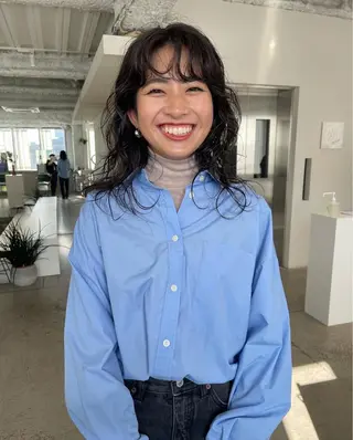 セミロング oma 袮次金 鈴香のヘアスタイル