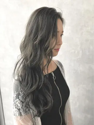 ロング カラー TOMOYAレイヤー ブリーチ縮毛矯正のヘアスタイル