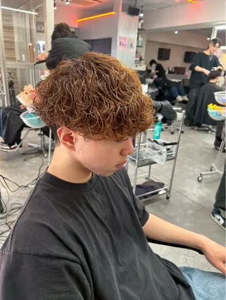 パーマ メンズ メンズ特化✨️ 韓国風パーマ🔥一八のヘアスタイル