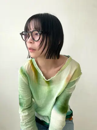 ショート カラー ぱつっとボブ 古家 佑真のヘアスタイル