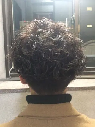 カラー パーマ メンズ メンズパーマの巨匠 鈴木純のヘアスタイル