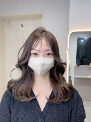 カラー GiseL さあや博多ハイトーンのヘアスタイル