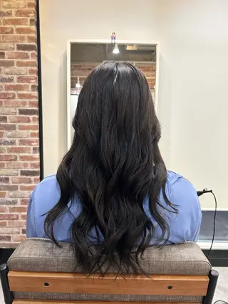 ロング カラー ЯH所属・三 浦のヘアスタイル