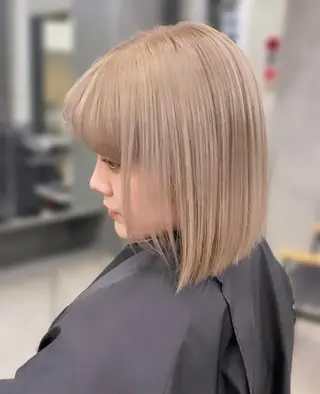 ミディアム カラー ヘアアレンジ mina 🌷のヘアスタイル