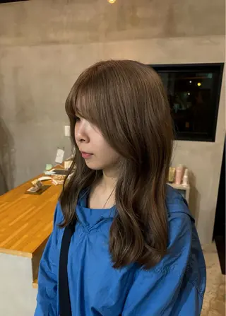 ロング カラー 小西 萌々香のヘアスタイル