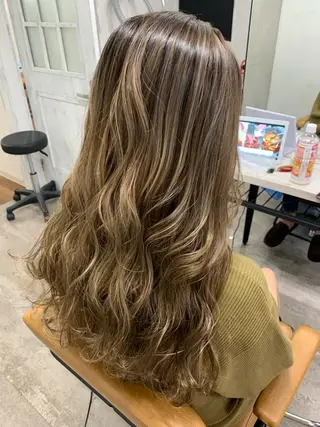 ロング カラー 🎀モテ髪ミルクティ ー🎀yasunaのヘアスタイル