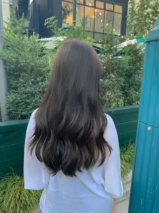 セミロング レイヤー/顔周り カット/松岡 祥利のヘアスタイル