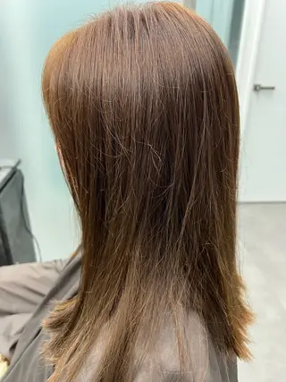 セミロング カラー 愛子 /ハイトーンのヘアスタイル