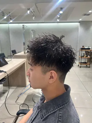 パーマ メンズ 巖本 真希のヘアスタイル