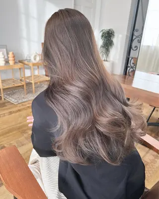 ロング カラー CIENA/ Minamiのヘアスタイル