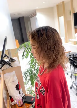 ミディアム パーマ 大石 陽菜のヘアスタイル