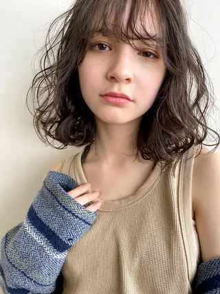 ミディアム パーマ Mira by greenのヘアスタイル