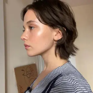 アイブロウ 桑原 菜摘のヘアスタイル