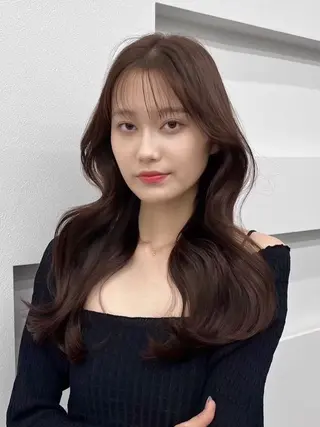 セミロング レイヤーカット/ 艶カラー/亜澄のヘアスタイル