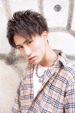 ショート カラー パーマ 佐藤 拓未のヘアスタイル