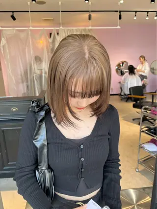 カラー MATTY azusaのヘアスタイル