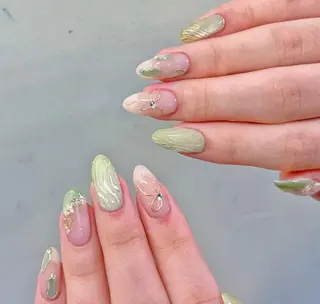 ネイル Pure&Rich Nailのネイルデザイン