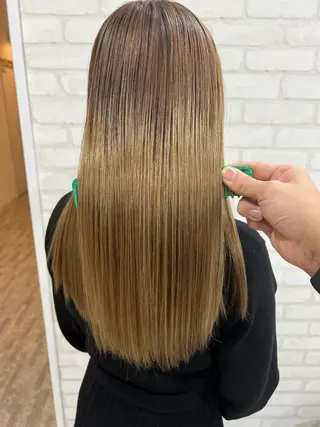 ロング 髪質改善 上品艶感カラーのヘアスタイル