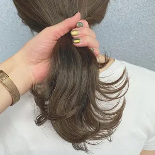 ミディアム 艶•透明感カラー フィーシーのヘアスタイル