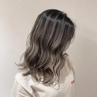 セミロング カラー ハイライト／髪質改善 裕樹のヘアスタイル