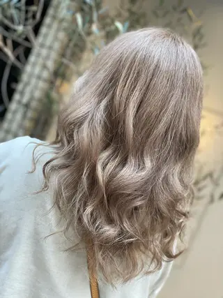 ミディアム カラー ヘアアレンジ 髪質改善×ハイトーン 中田啄也のヘアスタイル