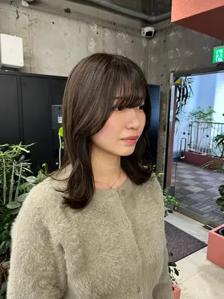 ミディアム 林 菜月のヘアスタイル