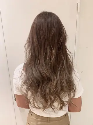 セミロング 渋谷ハイトーン/ デザインカラー阿部のヘアスタイル