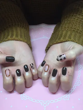 ネイル モナンジュ マツパ・眉毛専門のマツエク・マツパデザイン