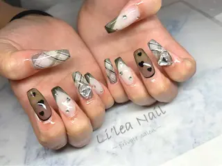 ネイル Li'leaNail AINAのネイルデザイン