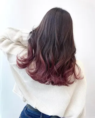 カラー セミロング 公式 Ease by amble luxeのヘアスタイル