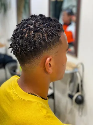 ショート 中元 淳のヘアスタイル